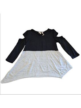 Women's NWT Hem & Thread Cold Shoulder Asymmetrical Top Size S Black and Gray